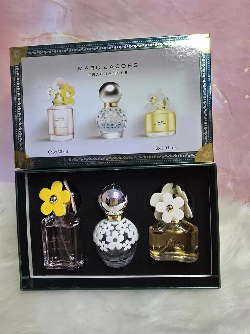 MARC JACOBS